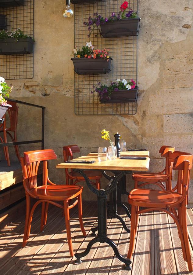 Hotel Le Pied De La Lettre Grignan Exterior foto